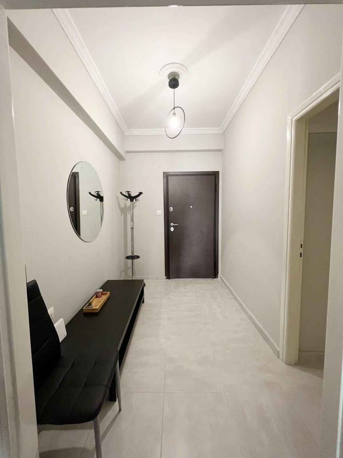 Central apartment 3' to Metaksourgio metro station Atene Esterno foto