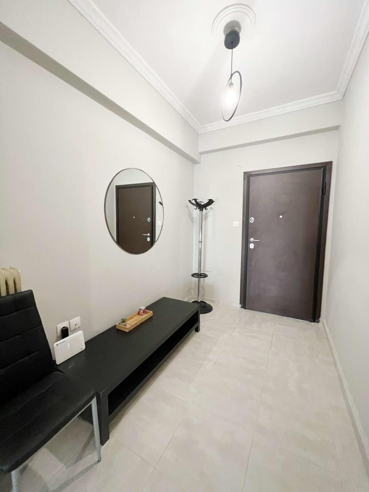 Central apartment 3' to Metaksourgio metro station Atene Esterno foto